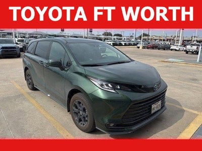 2025 Toyota Sienna Woodland Edition