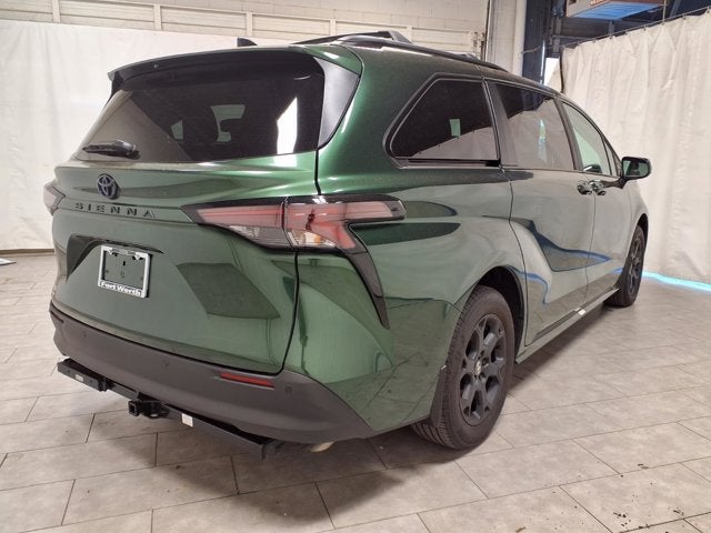 2025 Toyota Sienna Woodland Edition