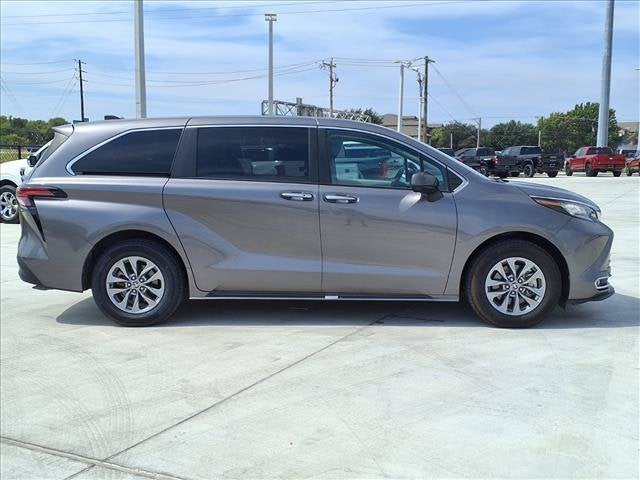 2022 Toyota Sienna XLE