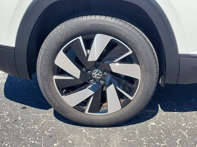 2024 Volkswagen Atlas Cross Sport 2.0T SE with Technology