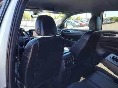 2024 Volkswagen Atlas Cross Sport 2.0T SE with Technology