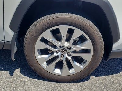 2025 Toyota RAV4 XLE Premium
