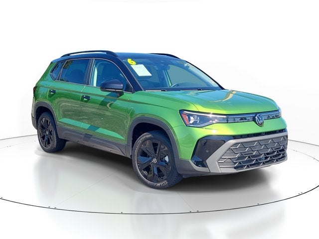 2026 Volkswagen Taos SE Black