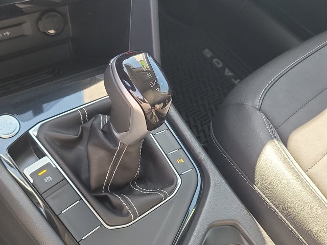 2026 Volkswagen Taos SE Black