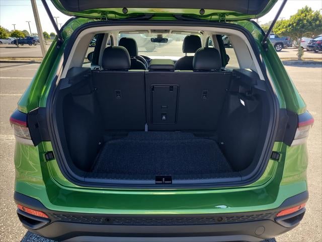 2026 Volkswagen Taos SE Black