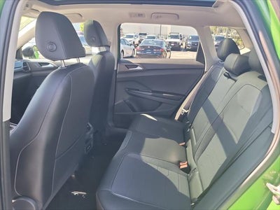 2026 Volkswagen Taos SE Black