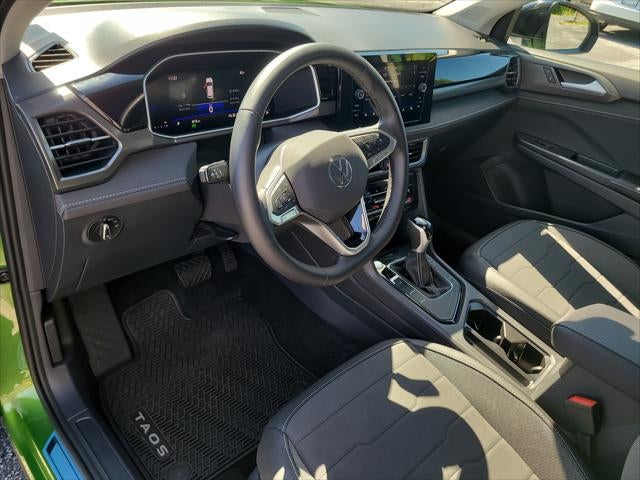 2026 Volkswagen Taos SE Black