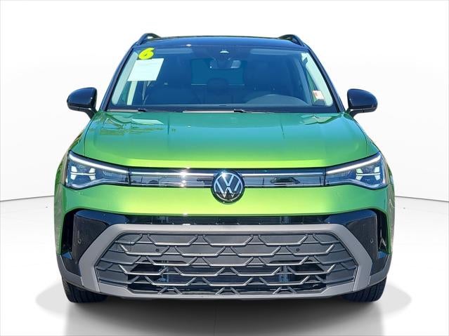 2026 Volkswagen Taos SE Black