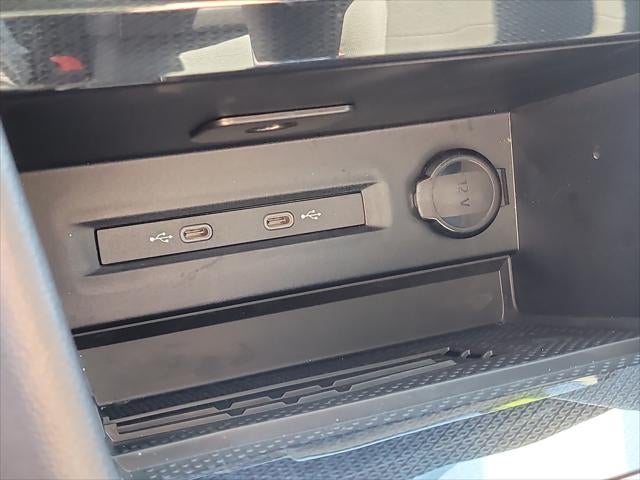 2026 Volkswagen Taos SE Black
