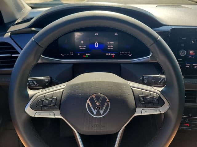 2026 Volkswagen Taos SE Black