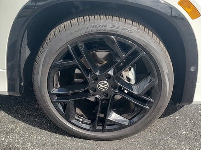2025 Volkswagen Tiguan SE R-Line Black
