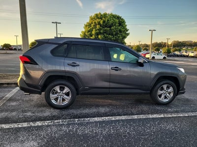 2022 Toyota RAV4 Hybrid XLE
