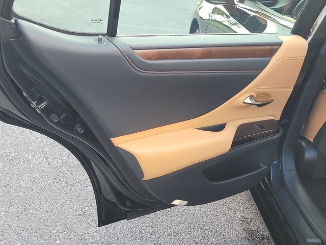 2025 Lexus ES 300h ES 300h