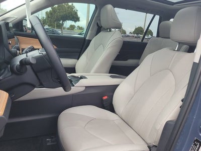 2025 Toyota Grand Highlander XLE