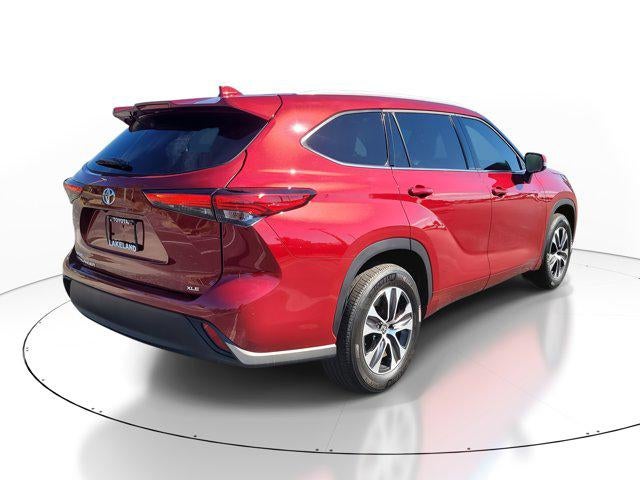 2022 Toyota HIGHLANDER XLE