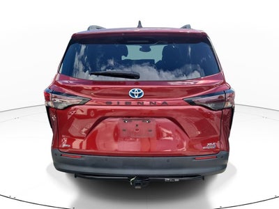 2023 Toyota Sienna XLE