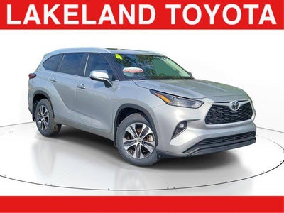 2024 Toyota HIGHLANDER XLE