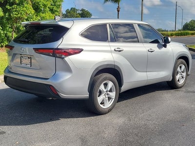 2024 Toyota Highlander LE