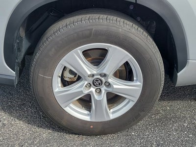 2024 Toyota Highlander LE