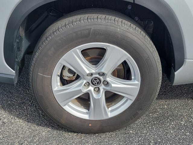 2024 Toyota Highlander LE