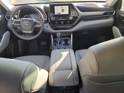 2025 Toyota HIGHLANDER XLE