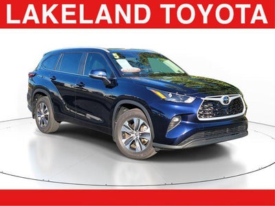 2025 Toyota HIGHLANDER XLE