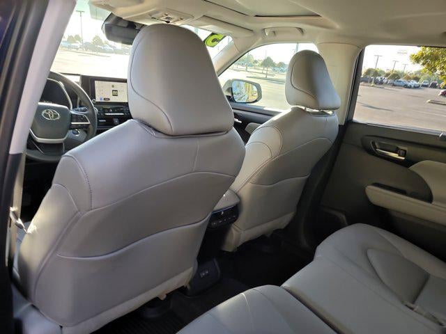 2025 Toyota HIGHLANDER XLE