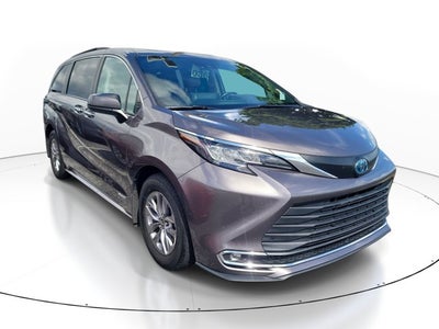 2021 Toyota Sienna XLE