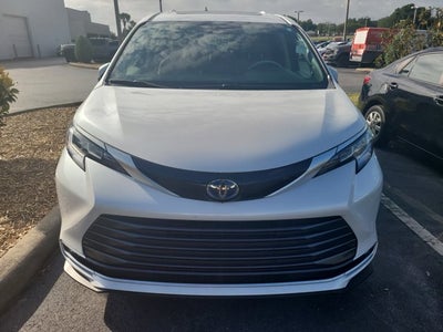 2023 Toyota Sienna Limited