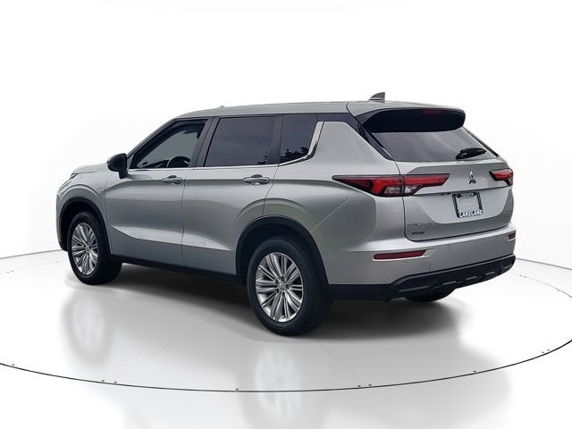 2024 Mitsubishi Outlander ES