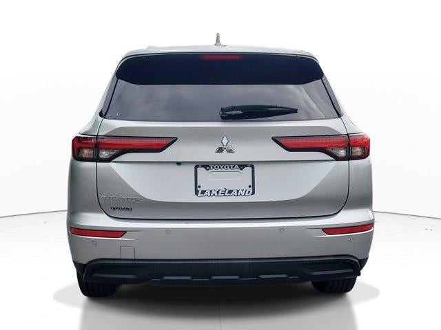 2024 Mitsubishi Outlander ES