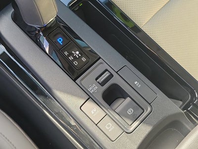 2025 Toyota PRIUS XLE