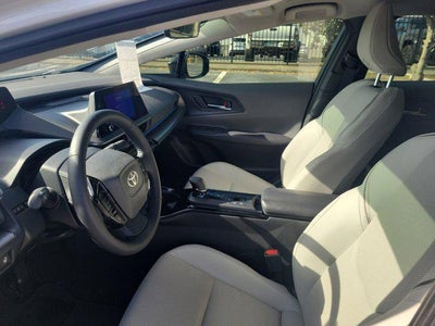 2025 Toyota PRIUS XLE