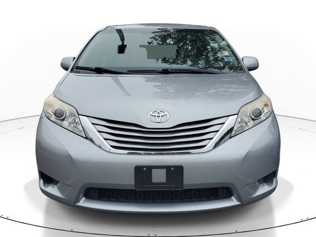 2015 Toyota Sienna LE AAS