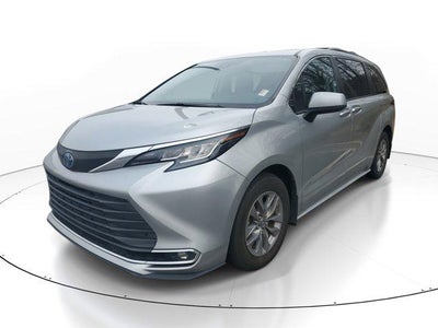 2022 Toyota Sienna XLE