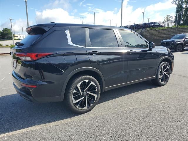 2022 Mitsubishi Outlander ES