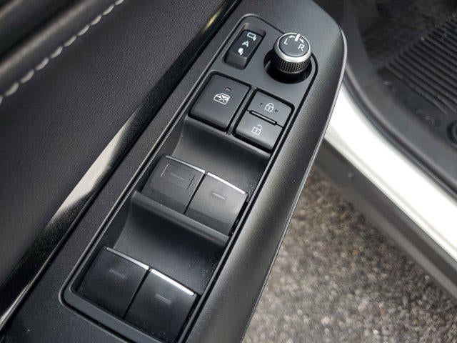 2023 Toyota Venza LE