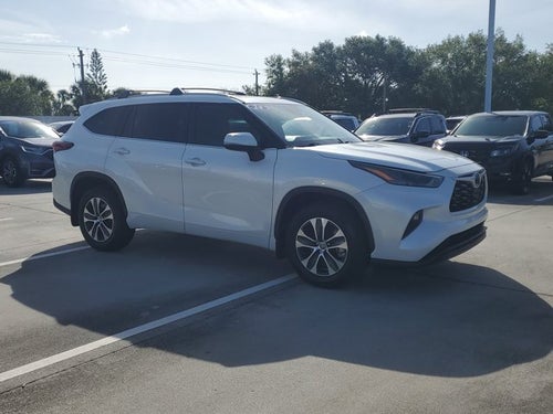 2024 Toyota Highlander LE