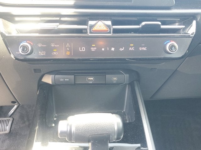 2024 Kia Niro LX