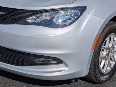 2024 Chrysler Voyager LX