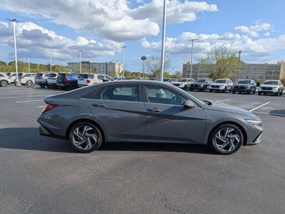 2025 Hyundai Elantra Hybrid Limited