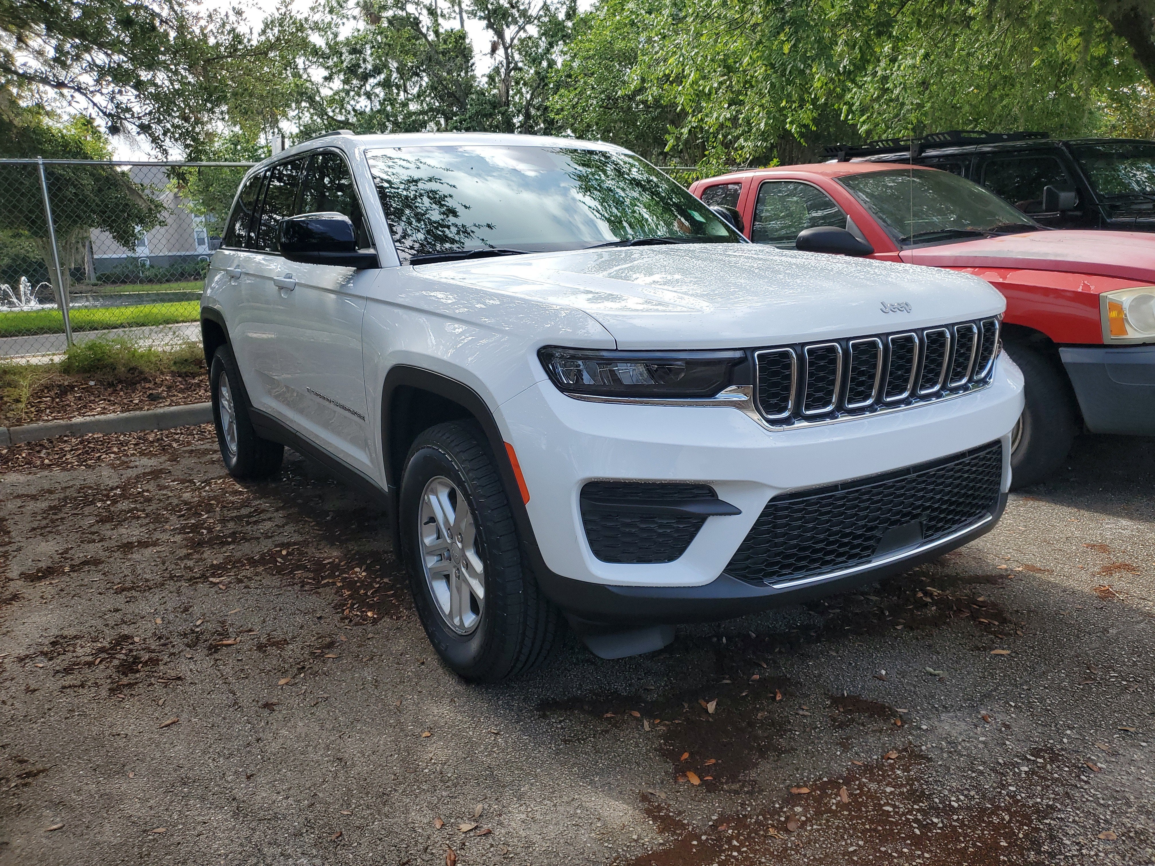 2025 Jeep Grand Cherokee Laredo