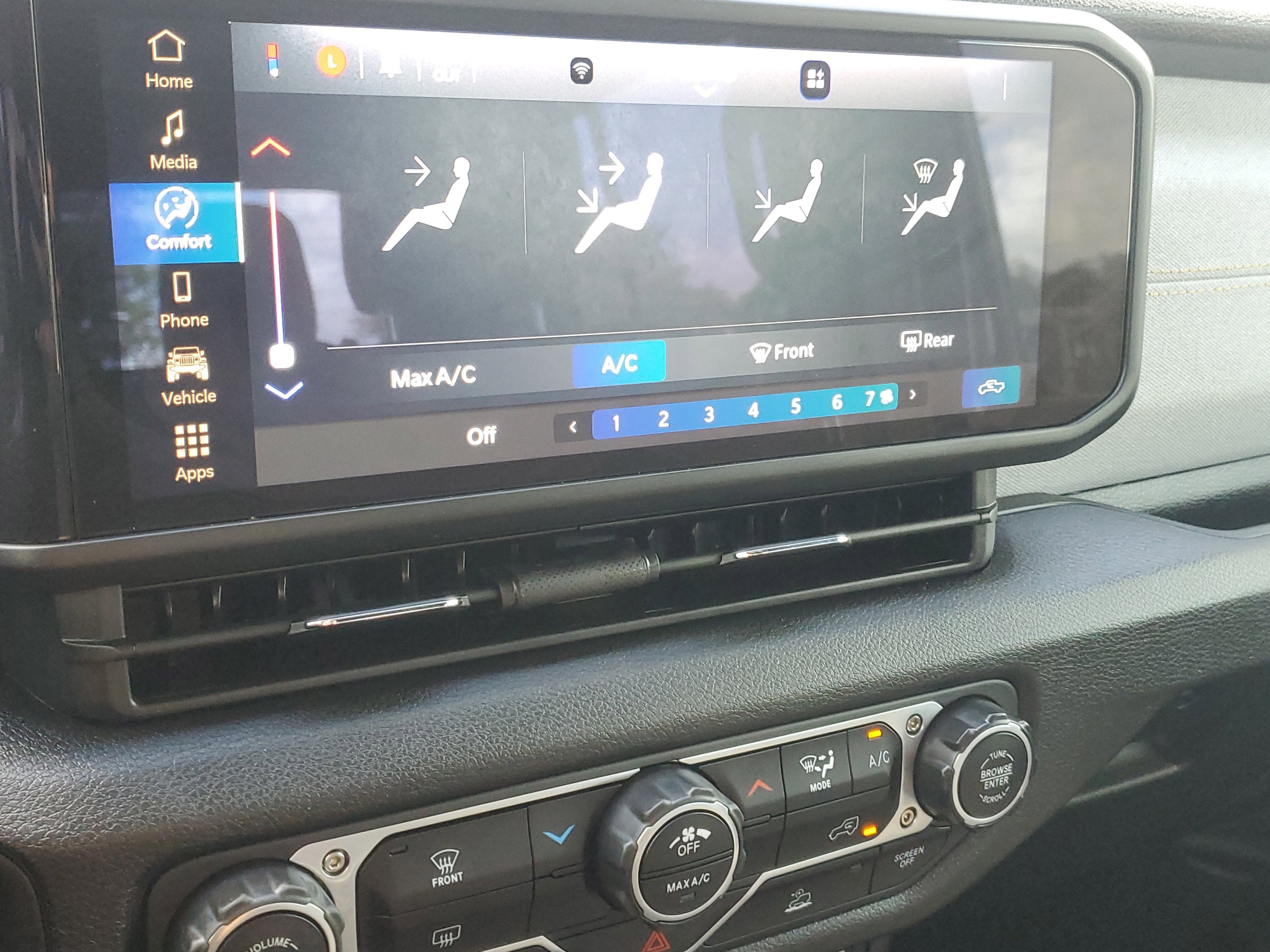 2025 Jeep Gladiator Nighthawk