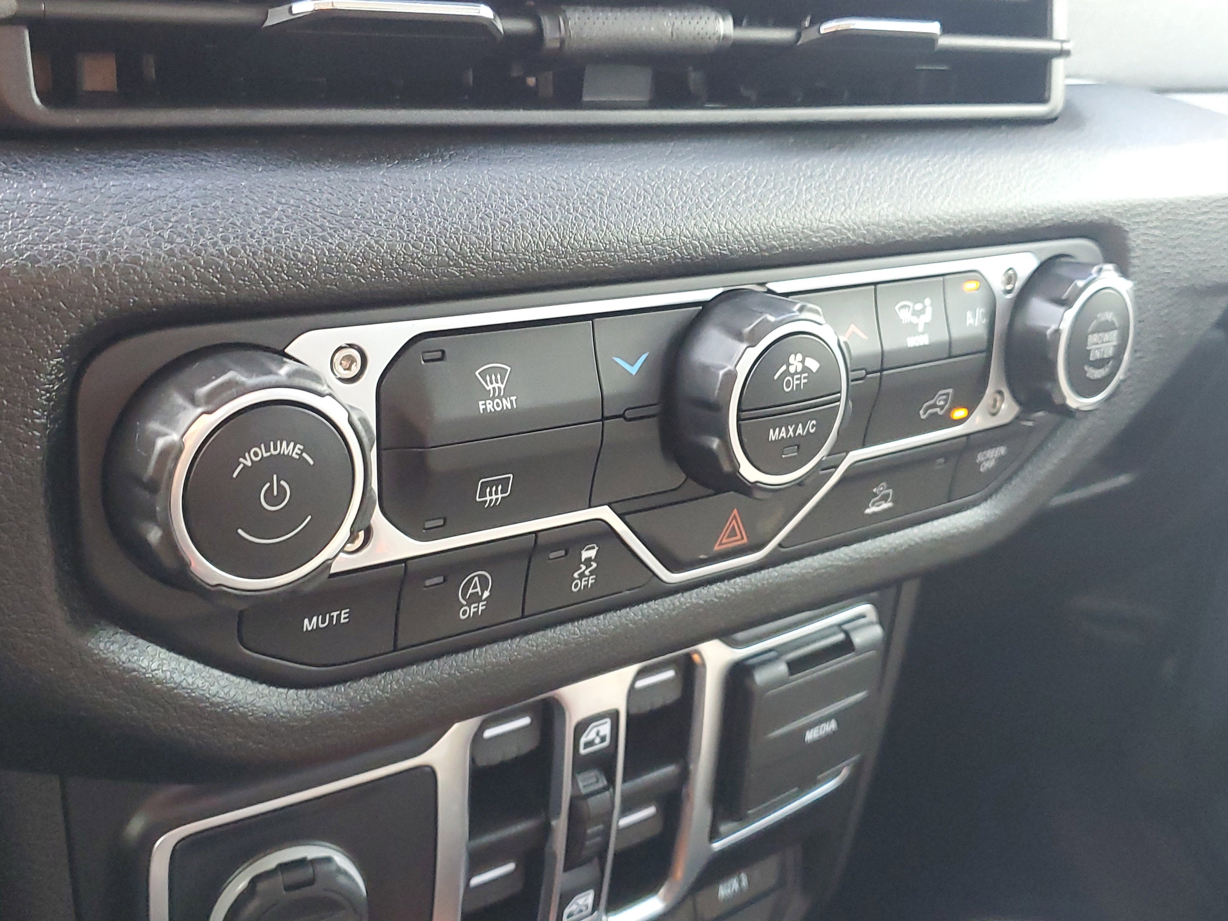 2025 Jeep Gladiator Nighthawk