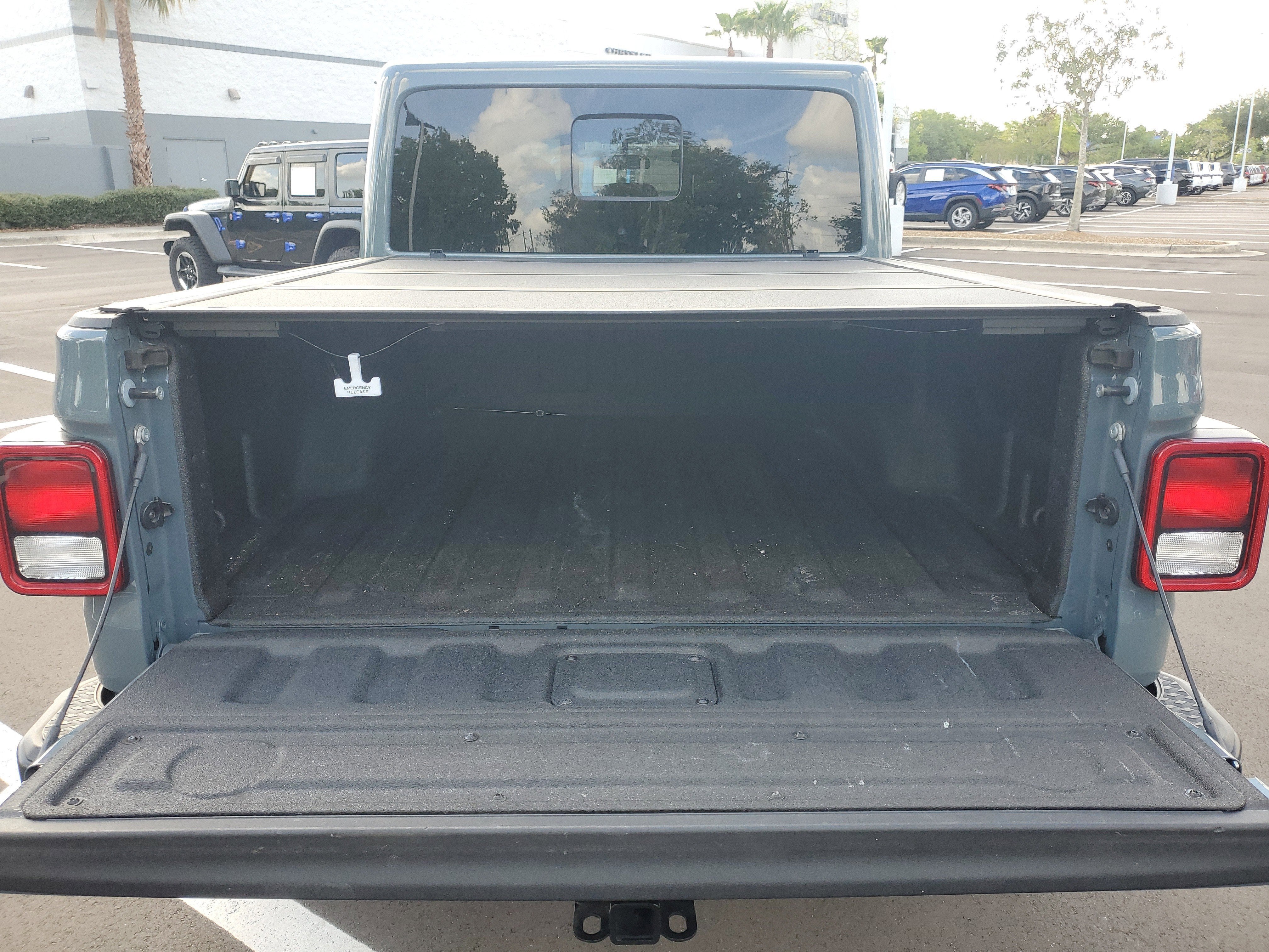 2025 Jeep Gladiator Nighthawk