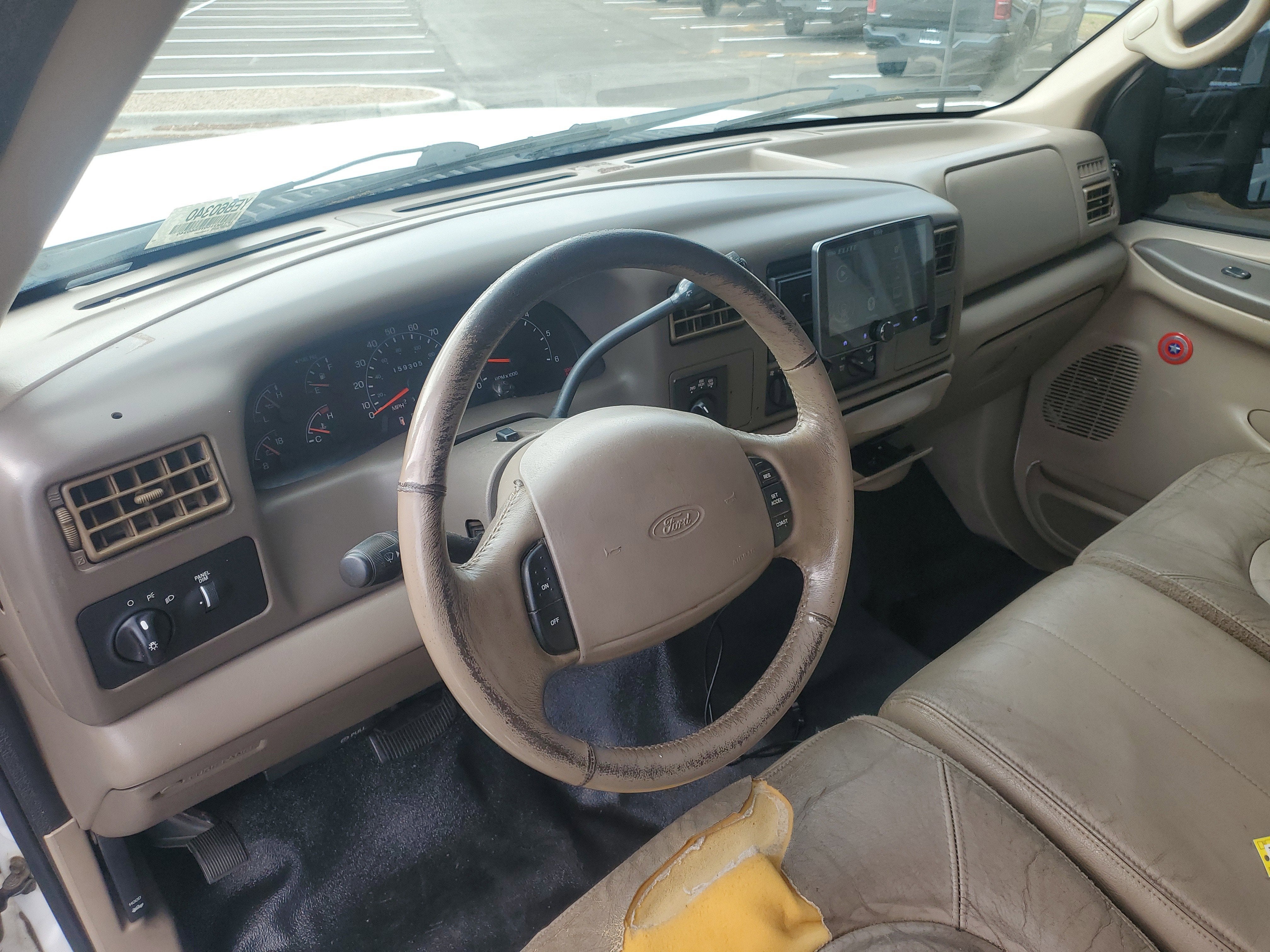 2000 Ford Super Duty F-350 SRW XL