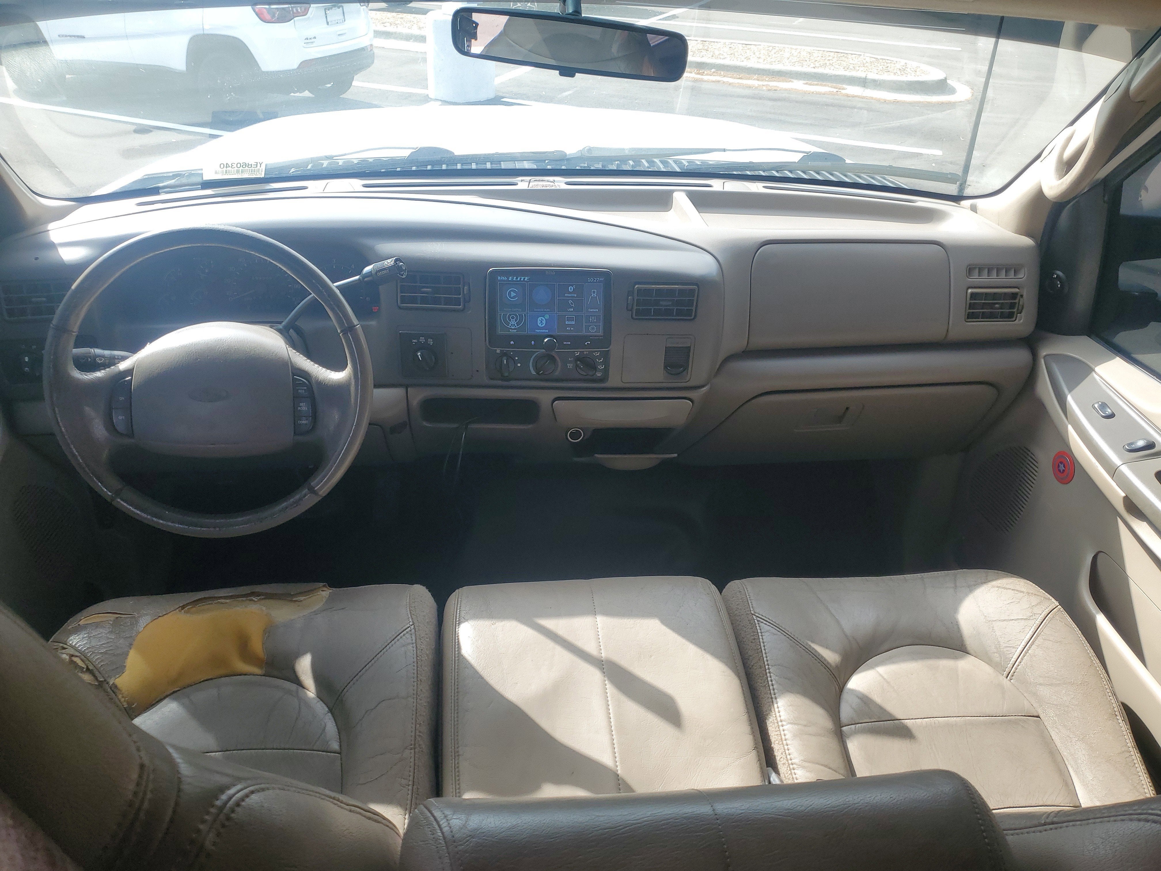 2000 Ford Super Duty F-350 SRW XL