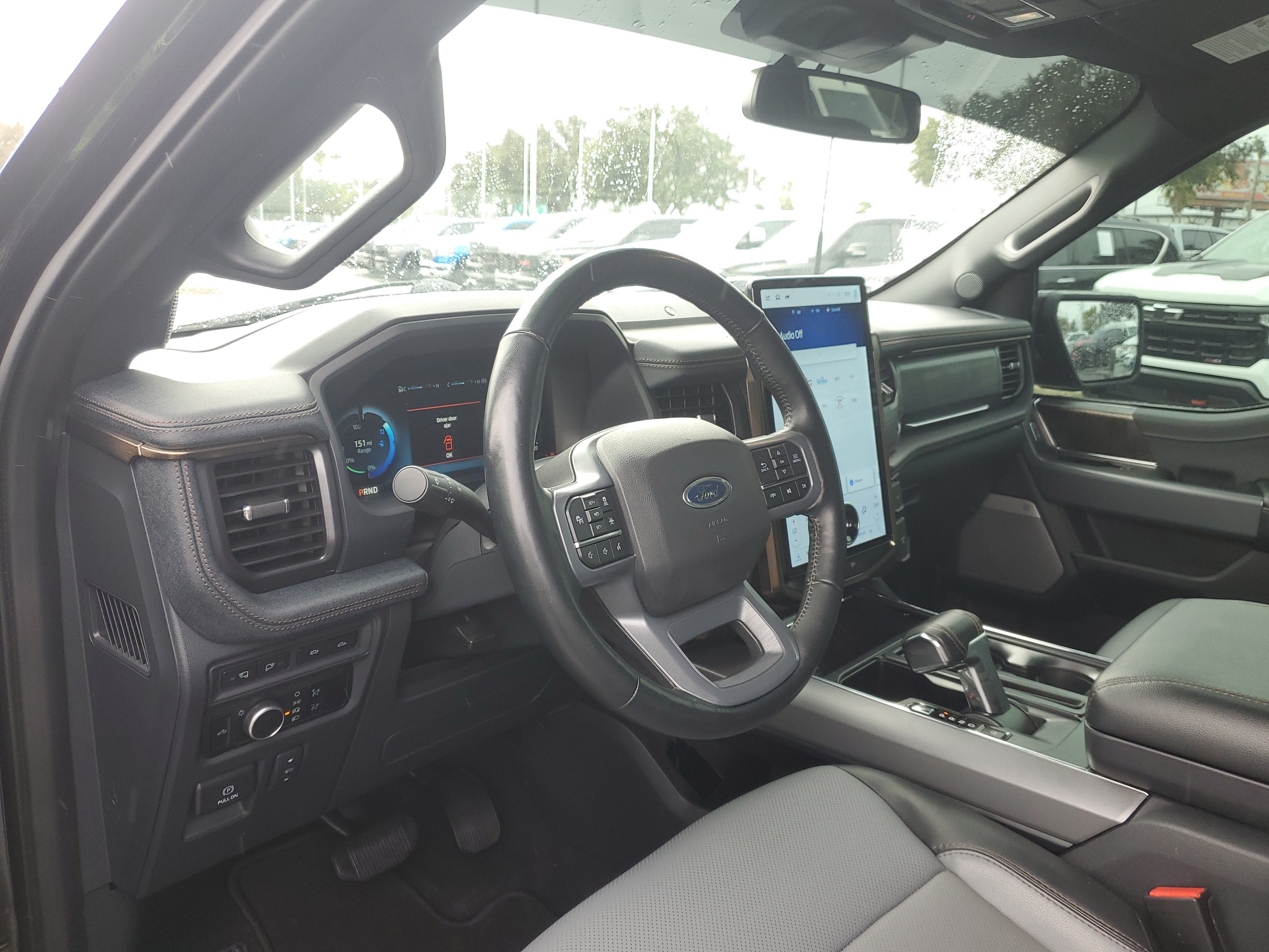 2023 Ford F-150 Lightning LARIAT