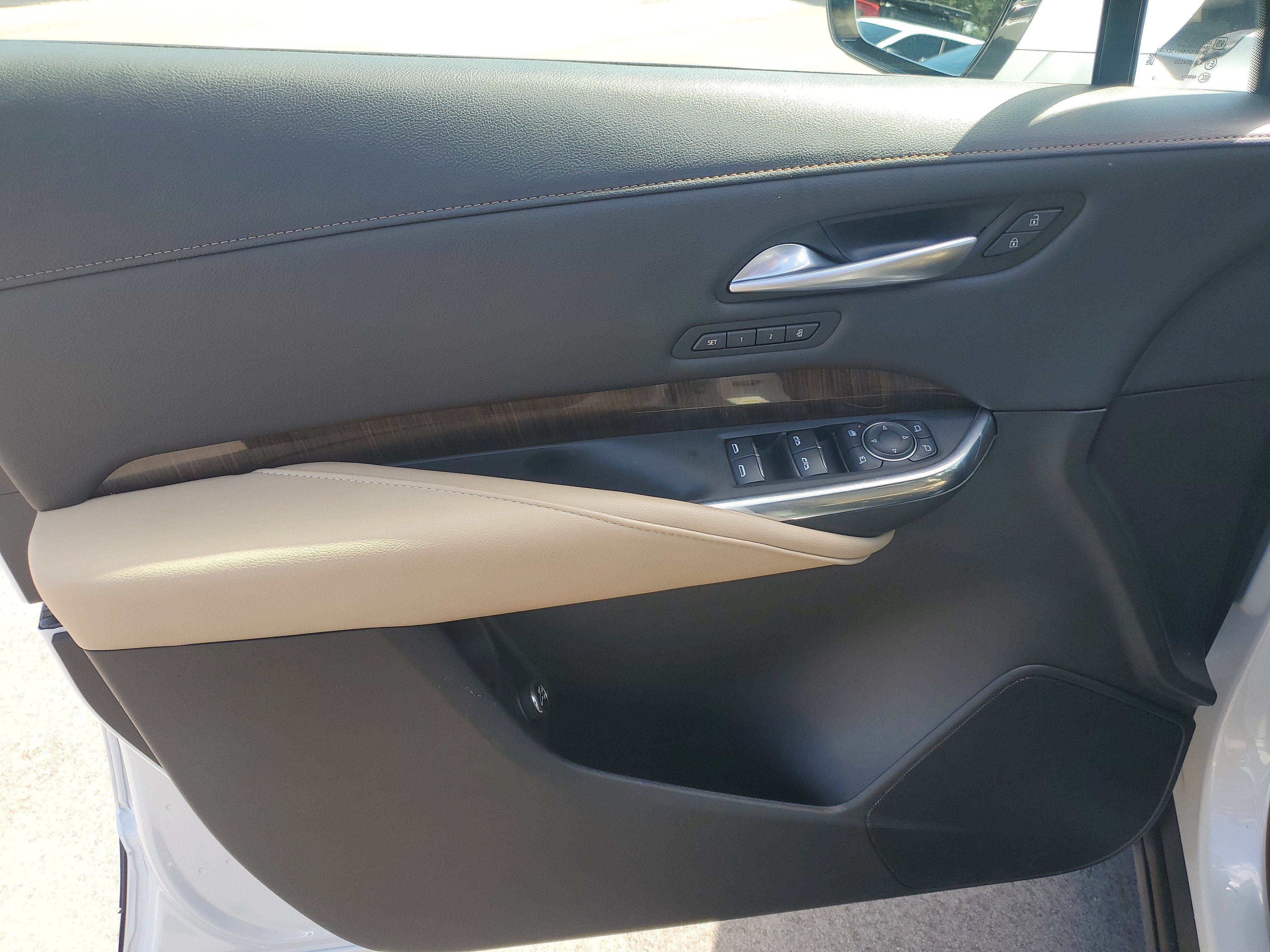 2024 Cadillac XT4 FWD Premium Luxury