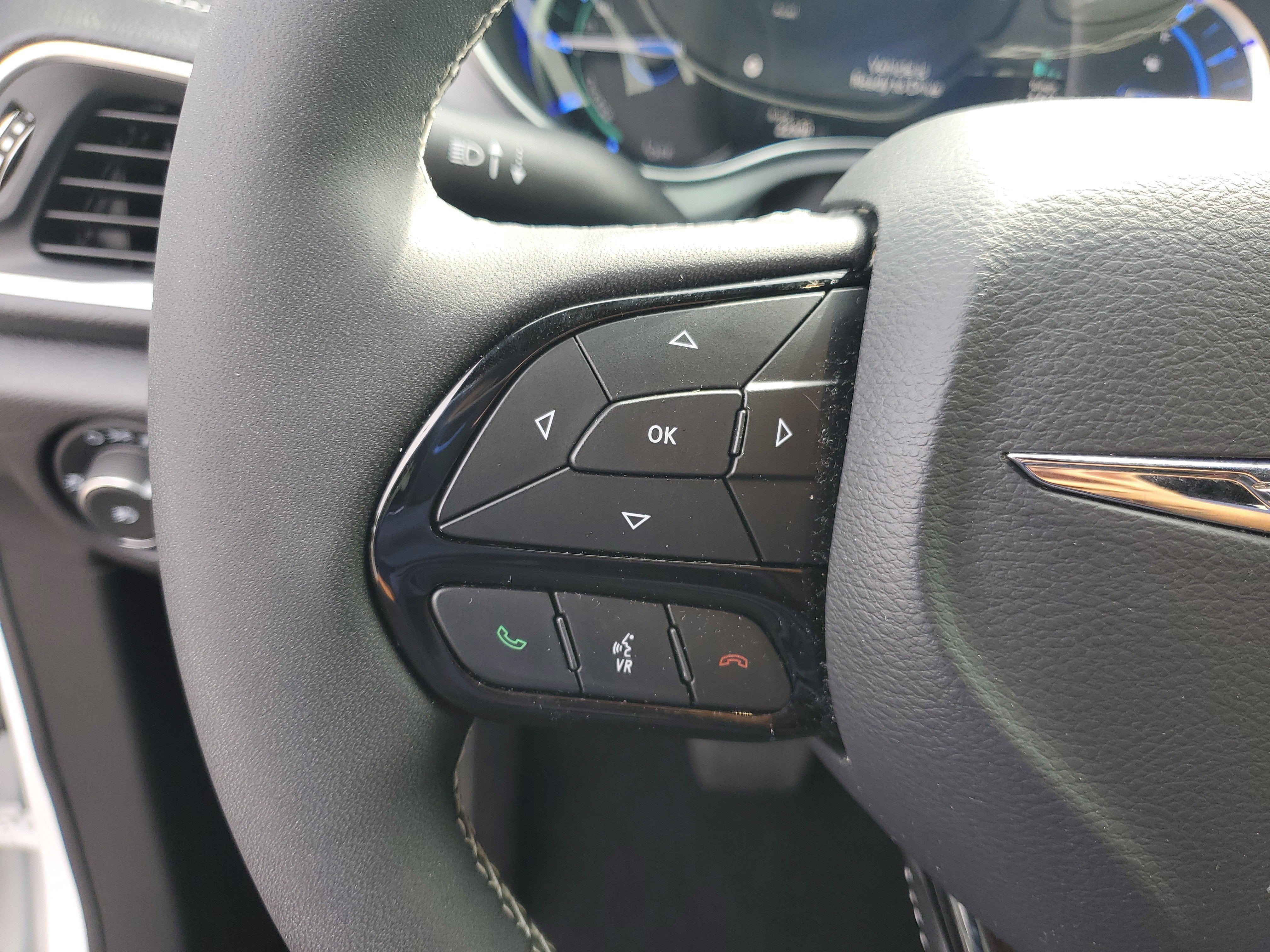 2025 Chrysler Pacifica Hybrid Premium S Appearance Pkg